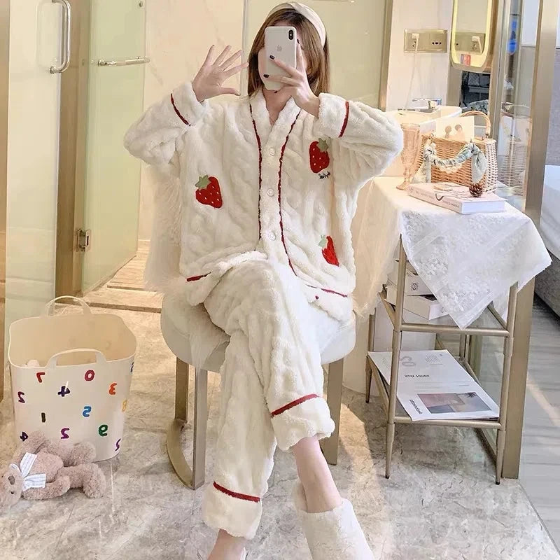 Winter Strawberry Pajamas Set Women Pyjamas Sets Thick Coral Velvt Flannel Girl Warm Lounge Sleepwear Pajama Sets